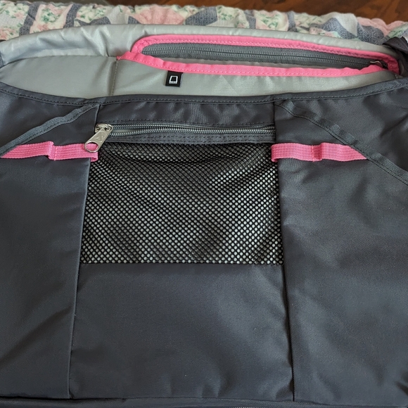 Jansport Network Laptop Messenger Bag. New With Tags. - Picture 10 of 16